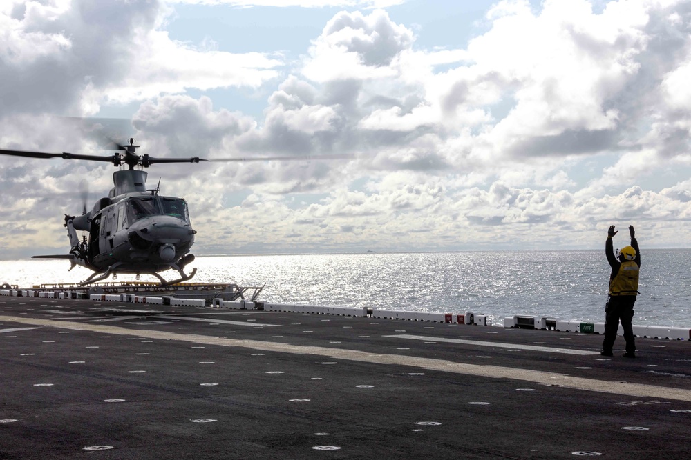 Kearsarge Conducts Operations in the Atlantic Ocean