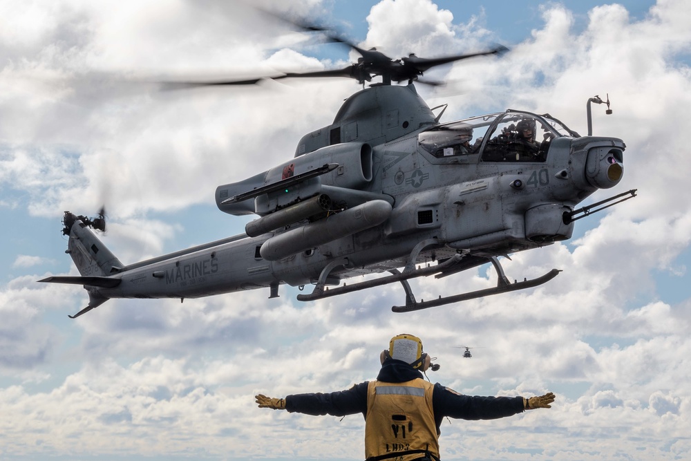 Kearsarge Conducts Operations in the Atlantic Ocean