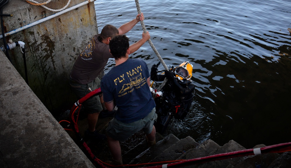 UNITAS LXIII: MDSU Team conducts diving operations with Brazilian Navy