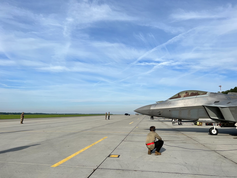 F-22 Raptors forward deploy to Norway