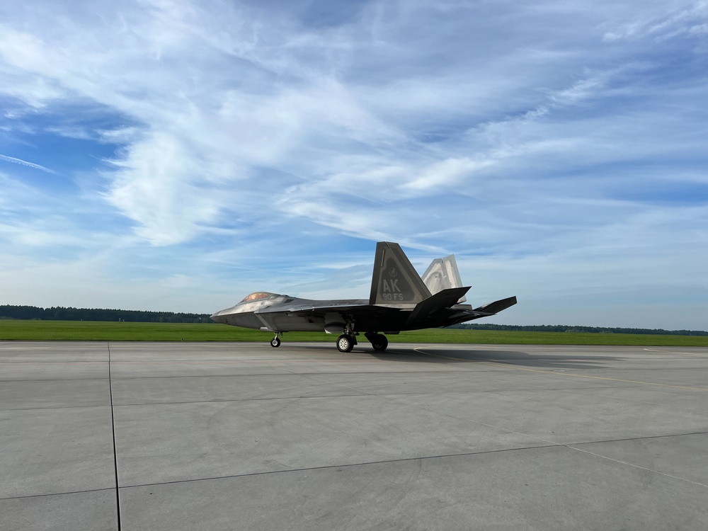 F-22 Raptors forward deploy to Norway