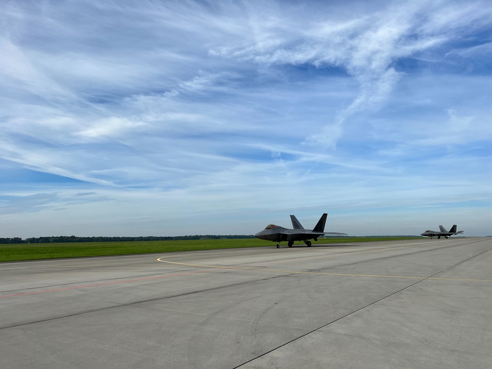 F-22 Raptors forward deploy to Norway