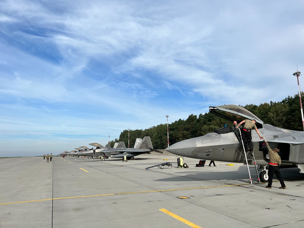 F-22 Raptors forward deploy to Norway