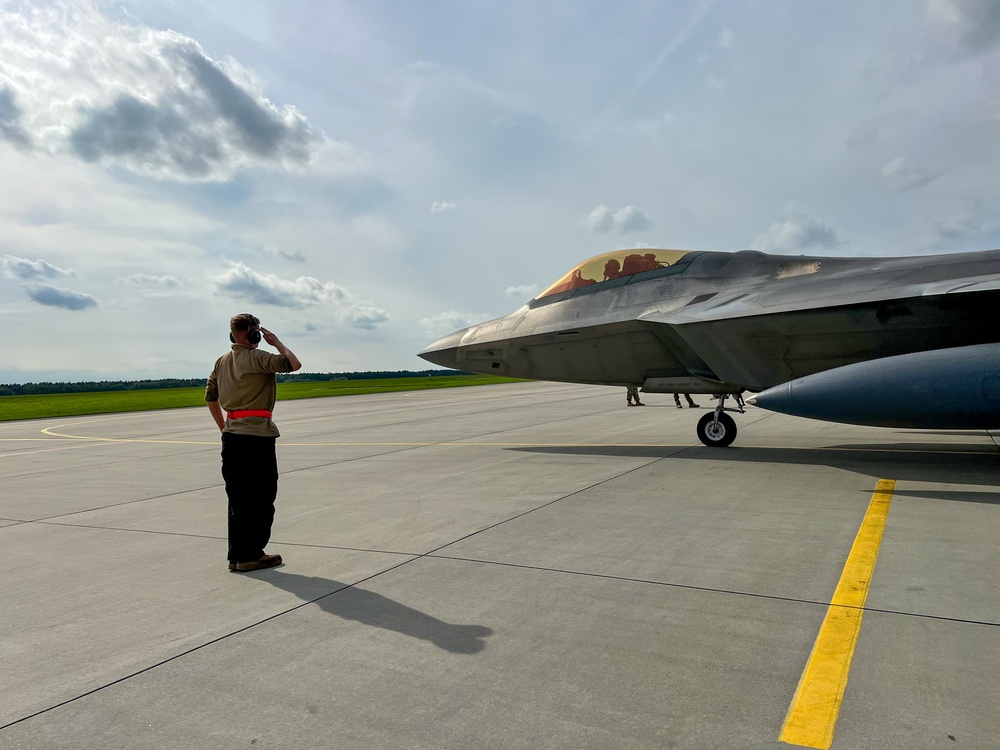 F-22 Raptors forward deploy to Norway