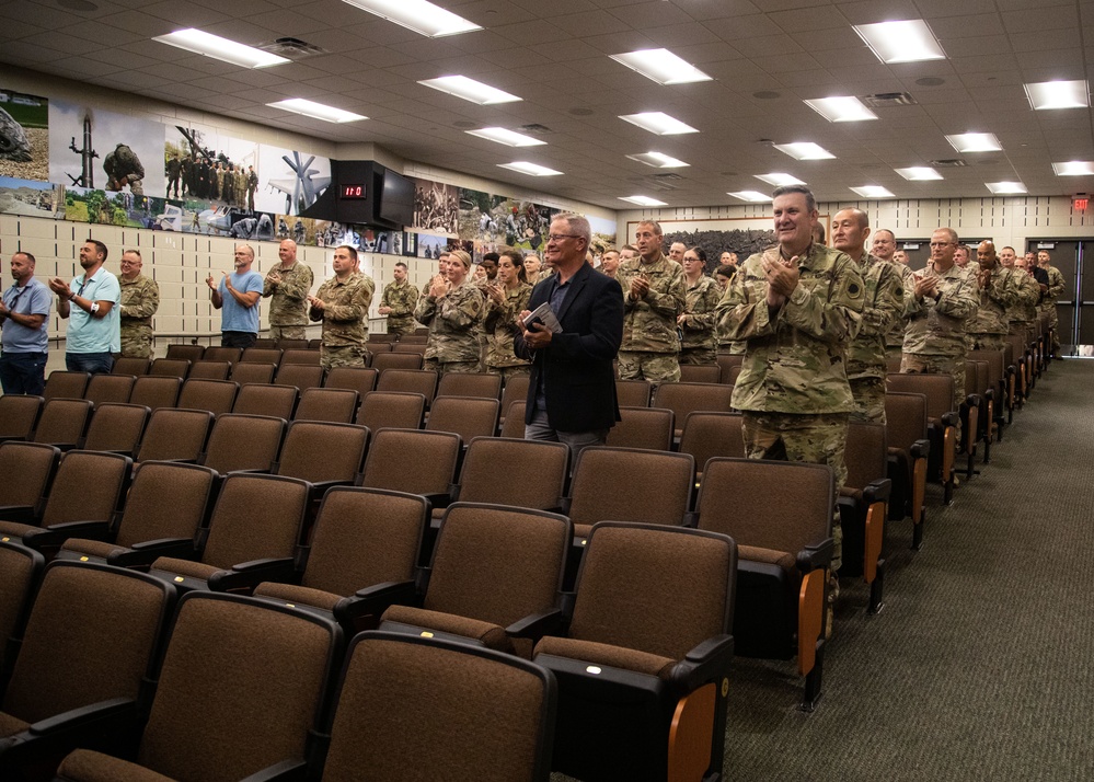 Illinois National Guard colonel retires after 34 years of military service