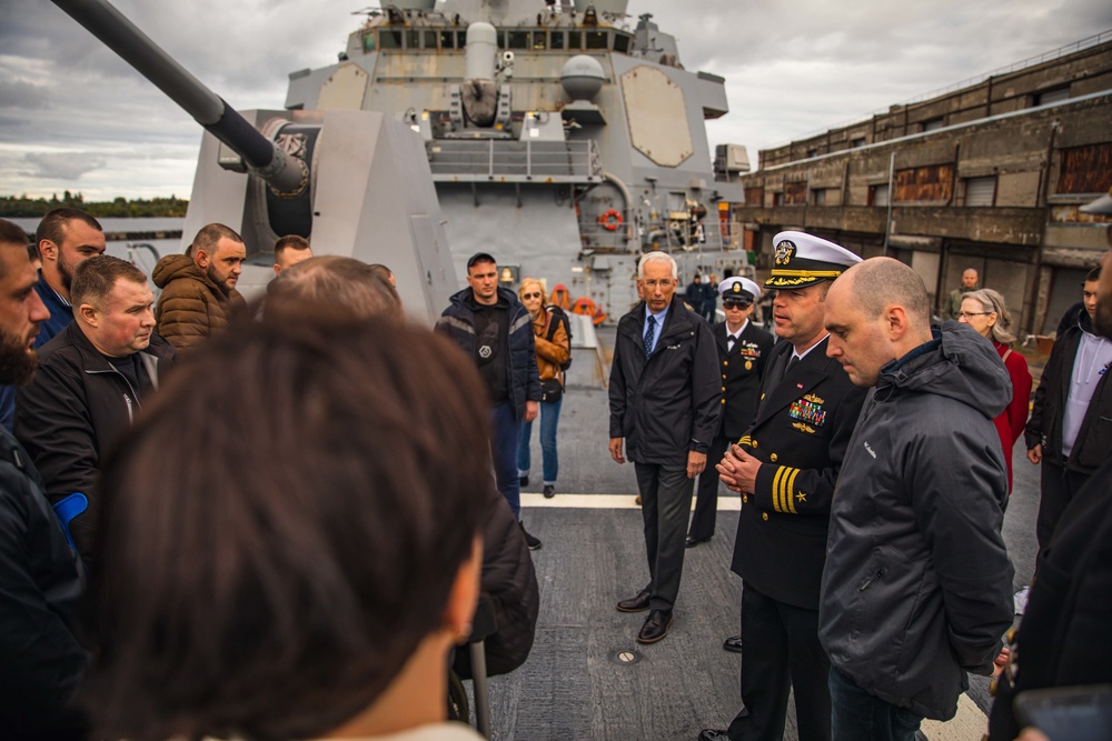 USS Paul Ignatius (DDG 117) hosts tours in Latvia for distinguished visitors