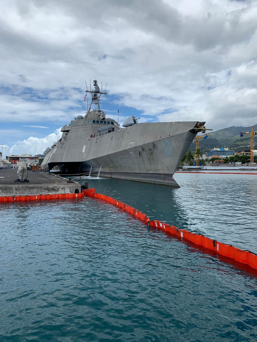 USS Jackson Arrives in Tahiti