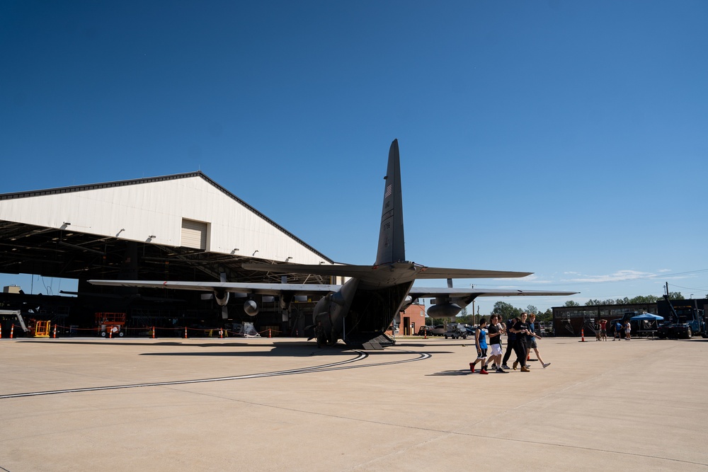 The 139th puts on career fair