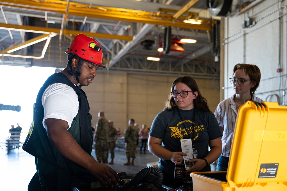 The 139th puts on career fair