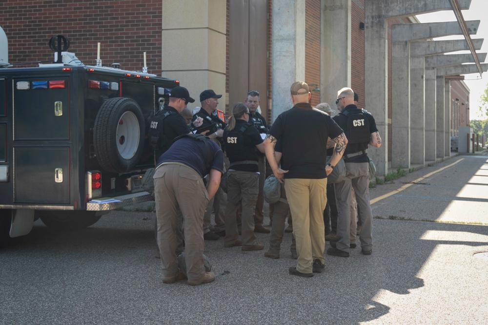 55th Civil Support Team helps decontaminate water plant during training event