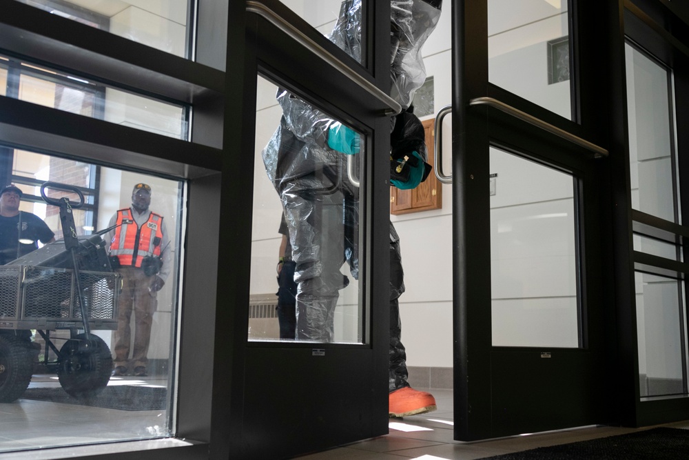 55th Civil Support Team helps decontaminate water plant during training event