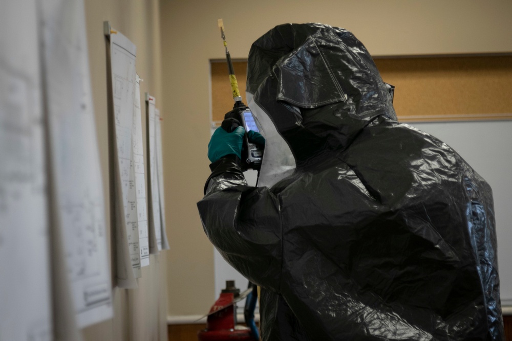 55th Civil Support Team helps decontaminate water plant during training event