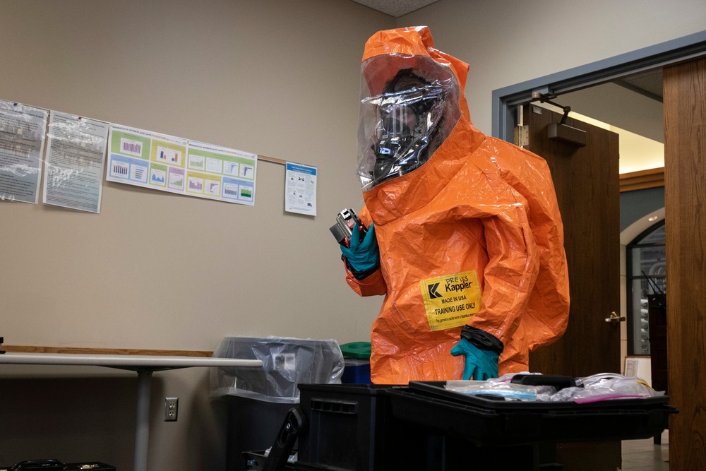 55th Civil Support Team helps decontaminate water plant during training event