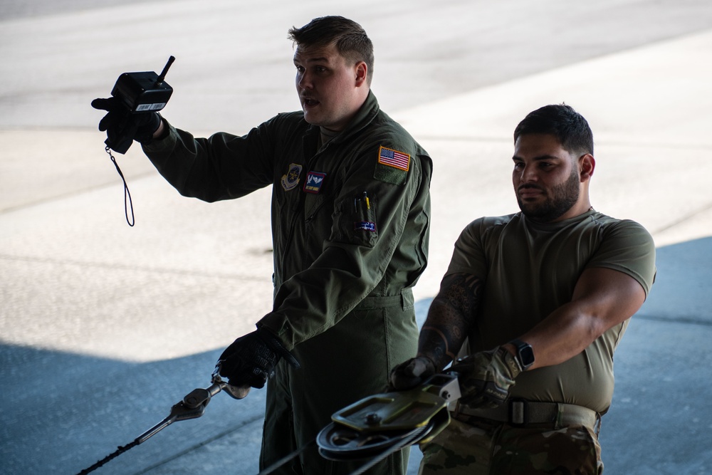 Strength in numbers: Loadmasters train with North Charleston Police Department