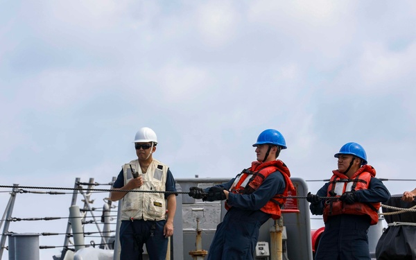 USS Higgins Conducts RAS With USNS Big Horn