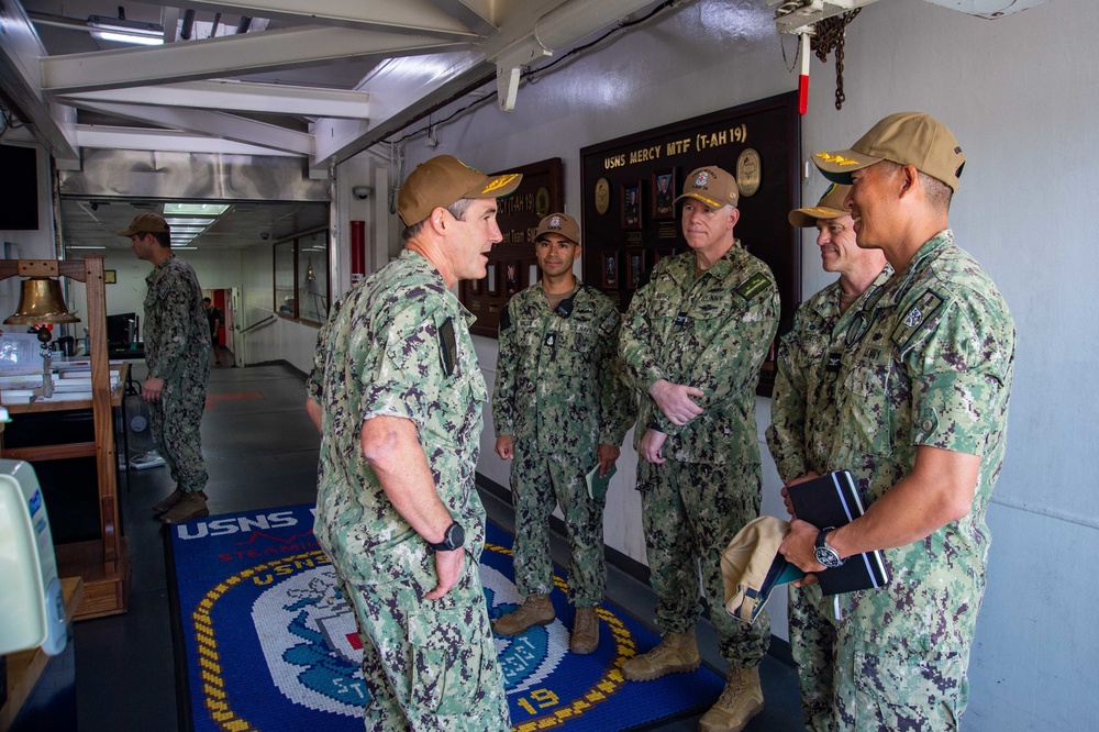 Pacific Fleet Deputy Commander visits USNS Mercy during Pacific Partnership 2022