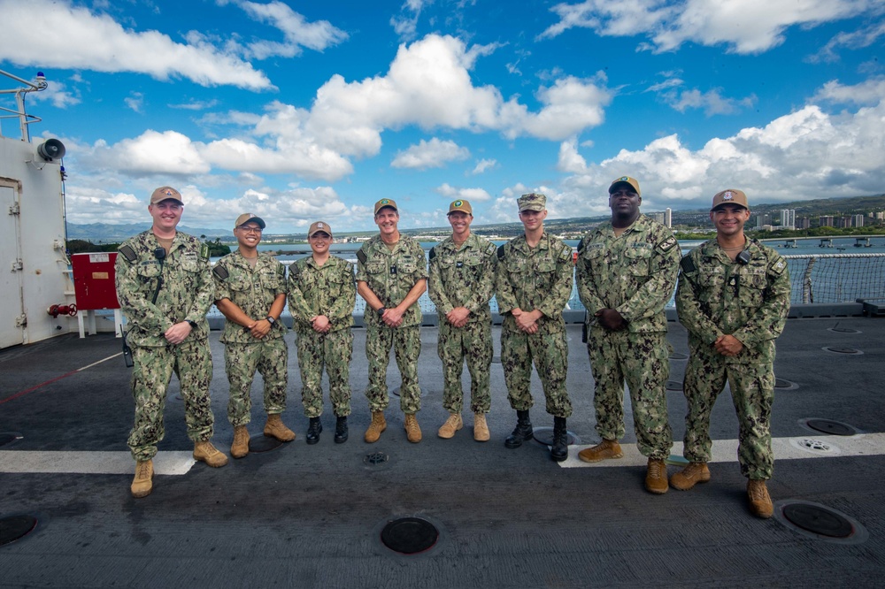 Pacific Fleet Deputy Commander visits USNS Mercy during Pacific Partnership 2022