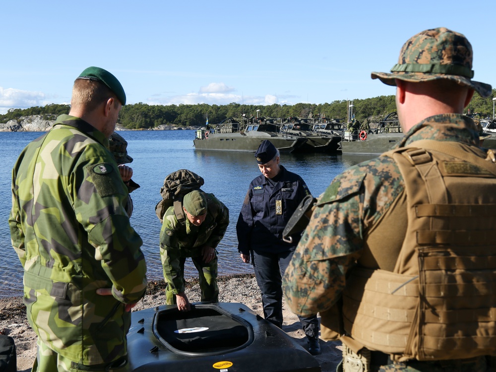 Swedish Chief of Navy Visits Archipelago Endeavor 22