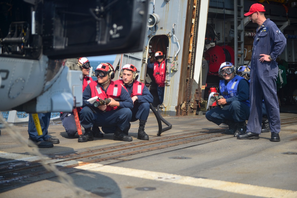 USS Lassen Conducts Crash and Salvage Training