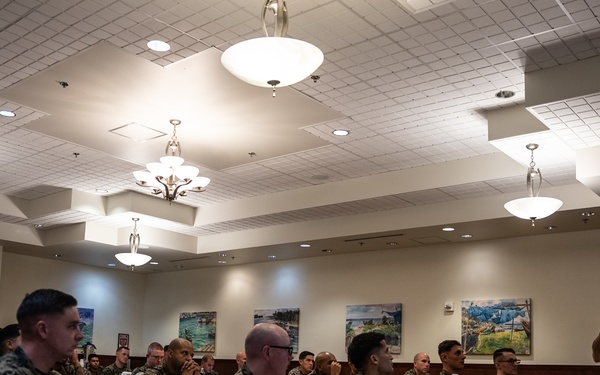 3rd MLG Senior Enlisted Leaders speak with SG(X) Staff NCOs at a Linchpin PME