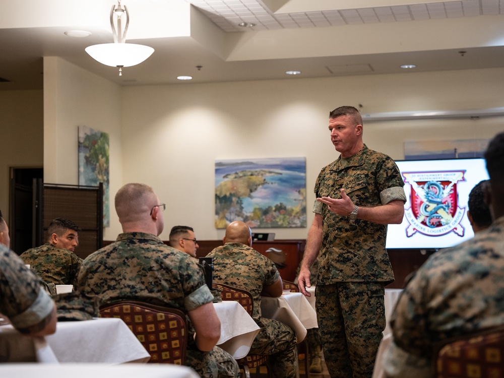3rd MLG Senior Enlisted Leaders speak with SG(X) Staff NCOs at a Linchpin PME