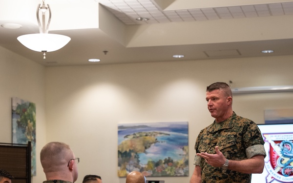 3rd MLG Senior Enlisted Leaders speak with SG(X) Staff NCOs at a Linchpin PME