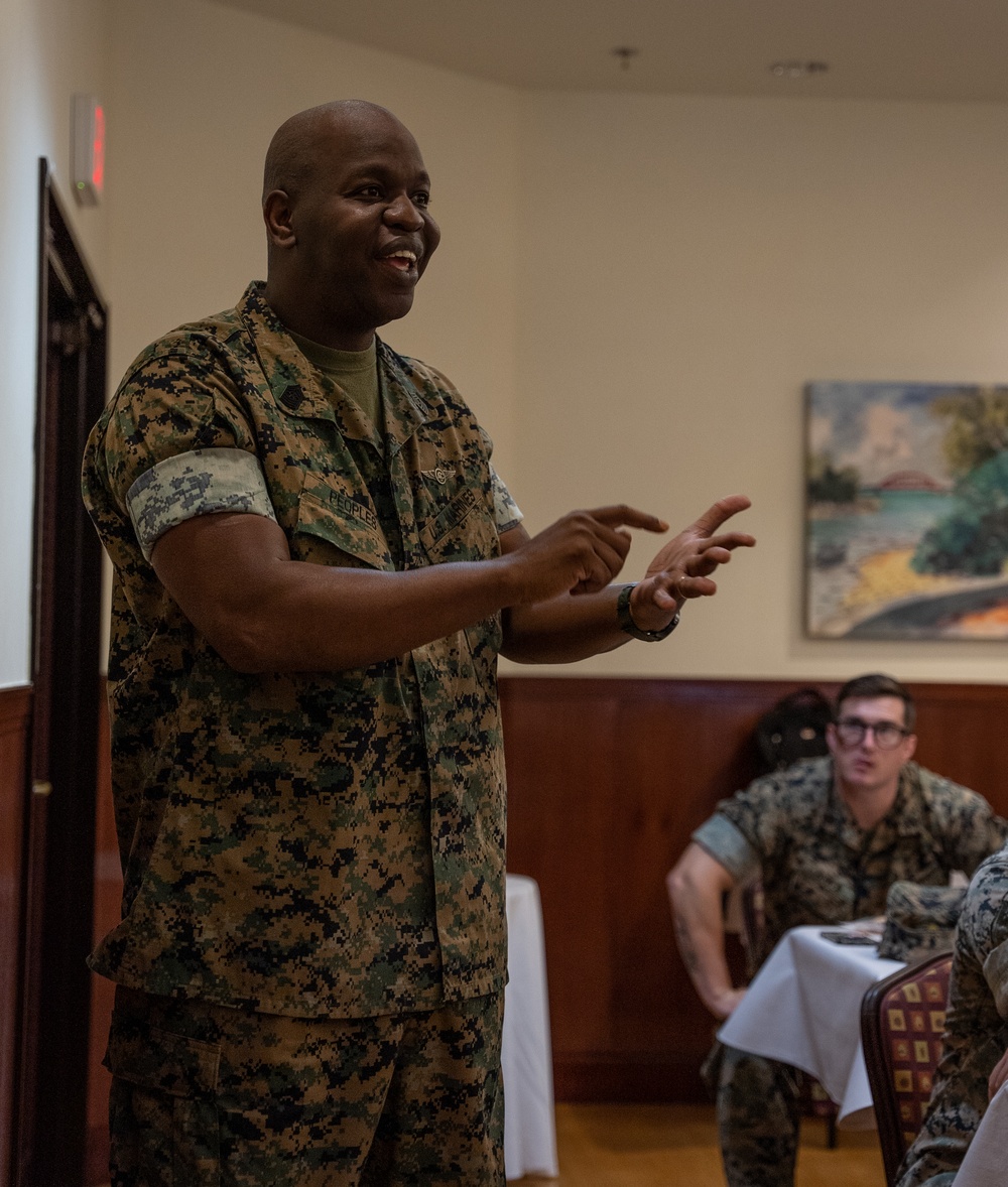 3rd MLG Senior Enlisted Leaders speak with SG(X) Staff NCOs at a Linchpin PME