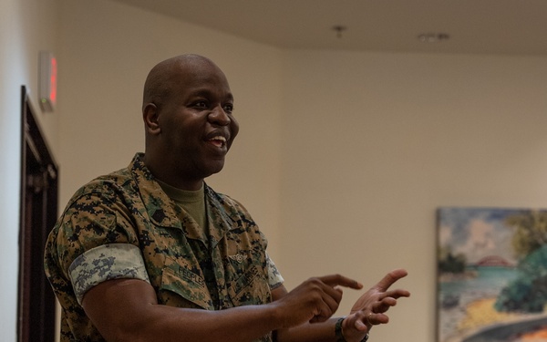 3rd MLG Senior Enlisted Leaders speak with SG(X) Staff NCOs at a Linchpin PME