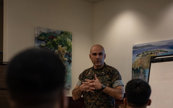 3rd MLG Senior Enlisted Leaders speak with SG(X) Staff NCOs at a Linchpin PME