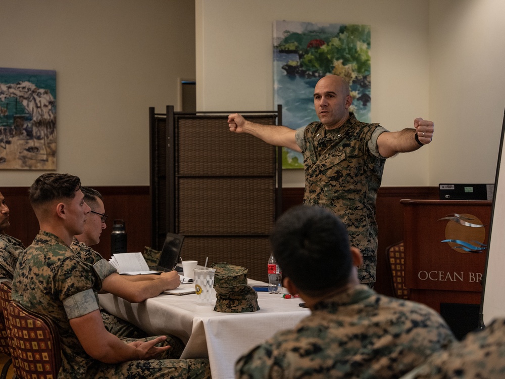 3rd MLG Senior Enlisted Leaders speak with SG(X) Staff NCOs at a Linchpin PME