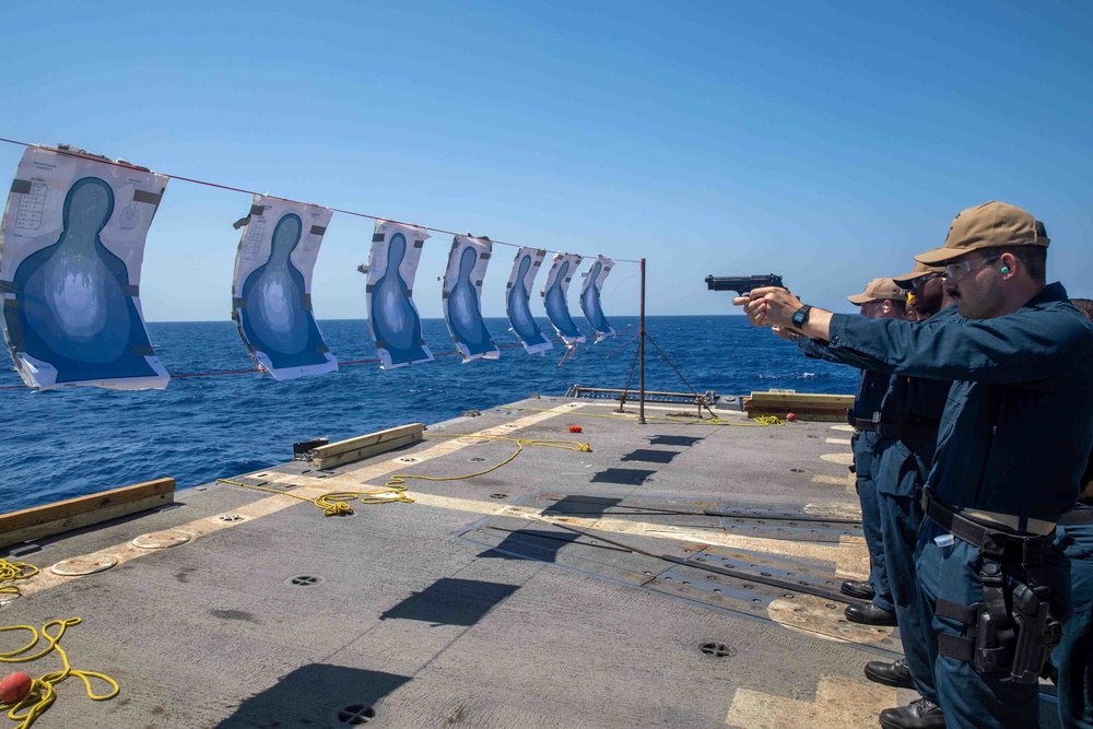 USS Nitze (DDG 94) Gun Shoot