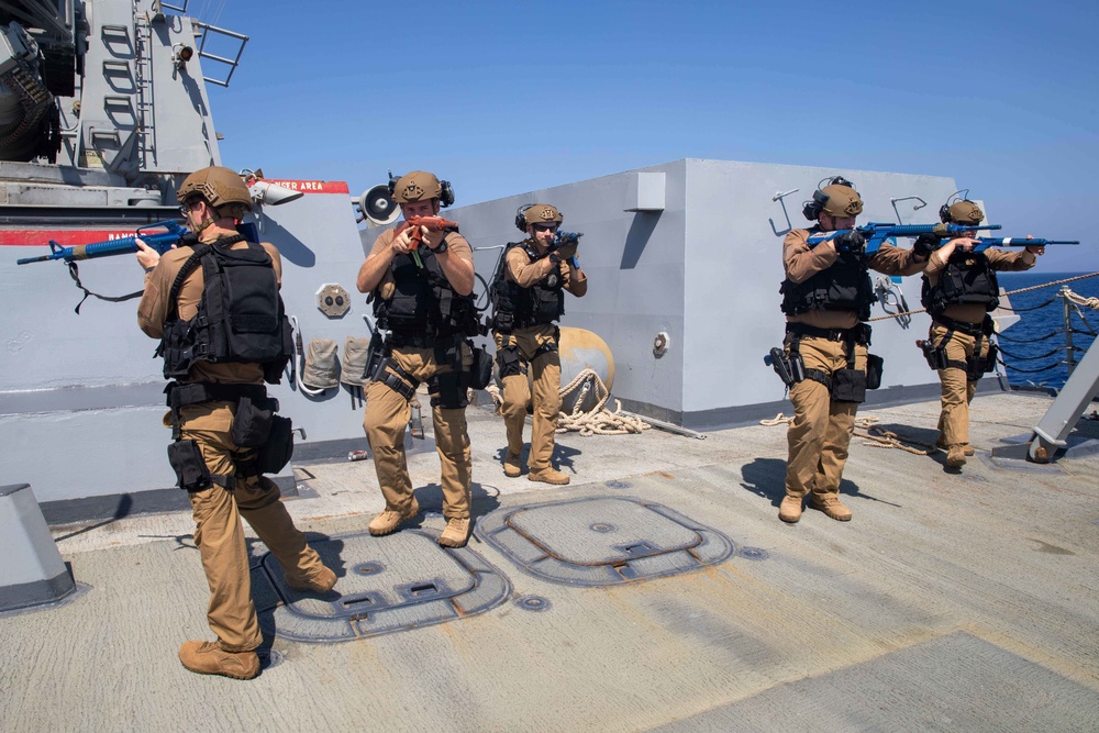 USS Nitze (DDG 94) VBSS Drill