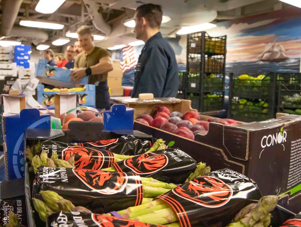 USS Truxtun (DDG 103) Completes Replenishment-at-Sea