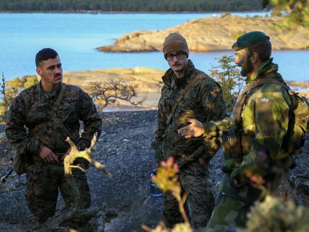 U.S. and Swedish Marines Conceal in the Archipelagos