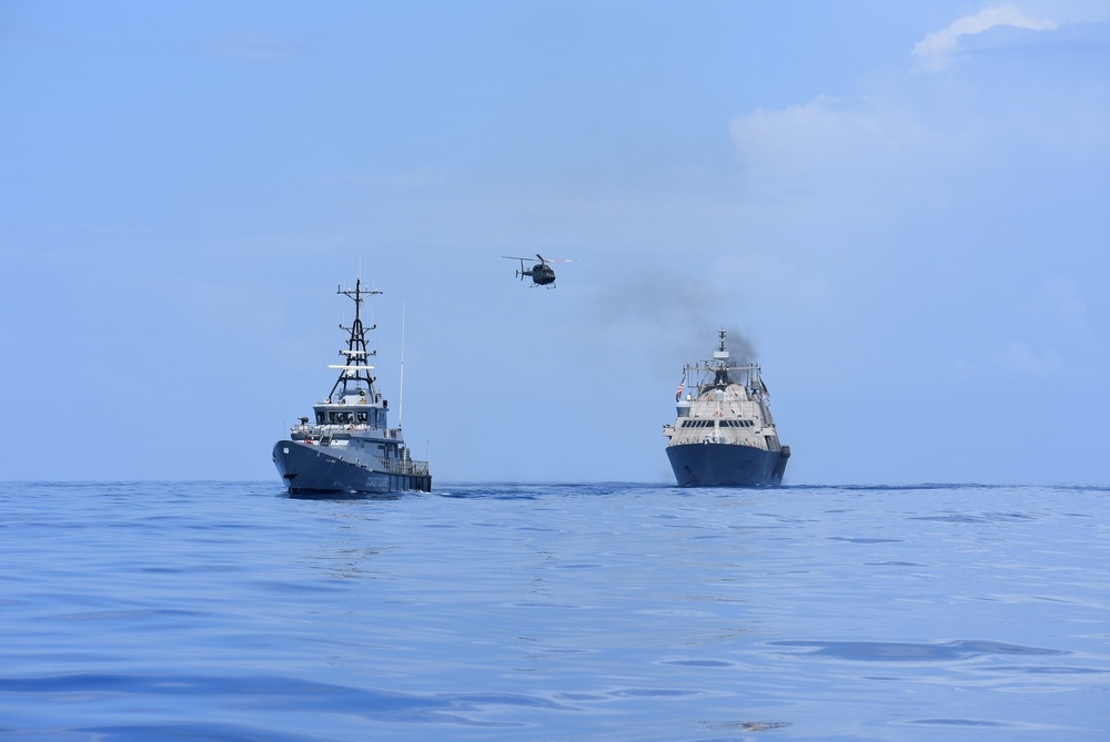 USS Billings and Jamaican Navy Participate in Photo Ex