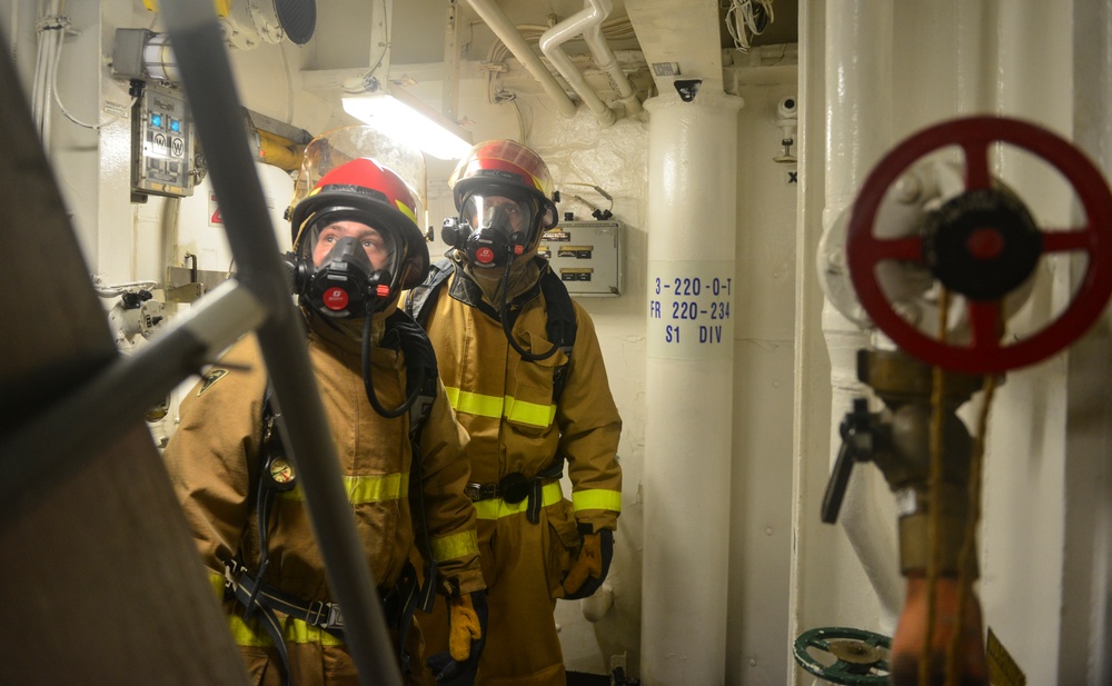 USS Lassen Conducts Firefighting Training