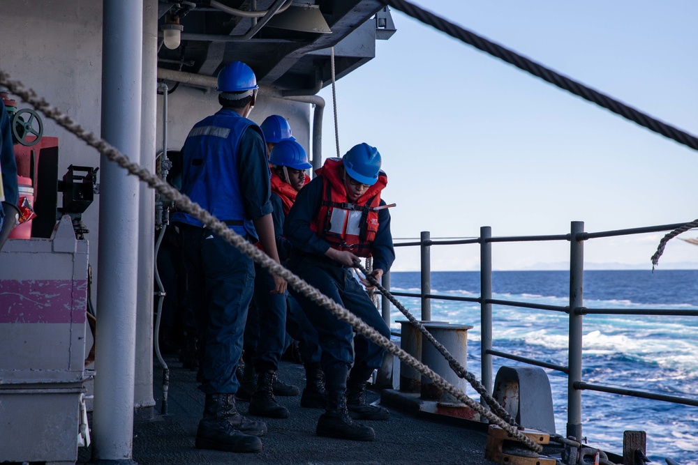 USS Leyte Gulf (CG 55) Completes Replenishment-at-Sea