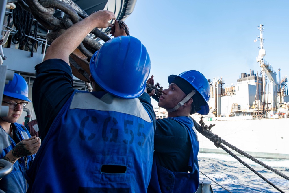 USS Leyte Gulf (CG 55) Completes Replenishment-at-Sea