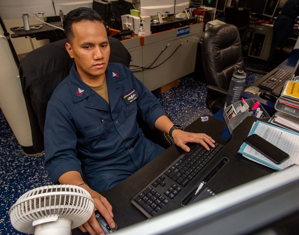 USS Ronald Reagan (CVN 76) Personnel department performs daily duties