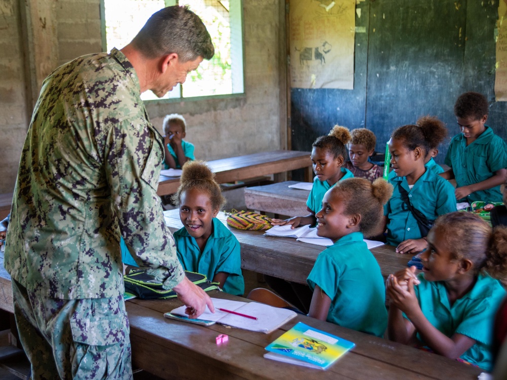 Pacific Partnership 2022 teaches handwashing at Dala Primary School