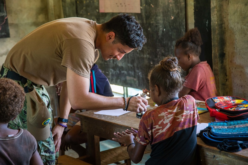 Pacific Partnership 2022 teaches handwashing at Dala Primary School