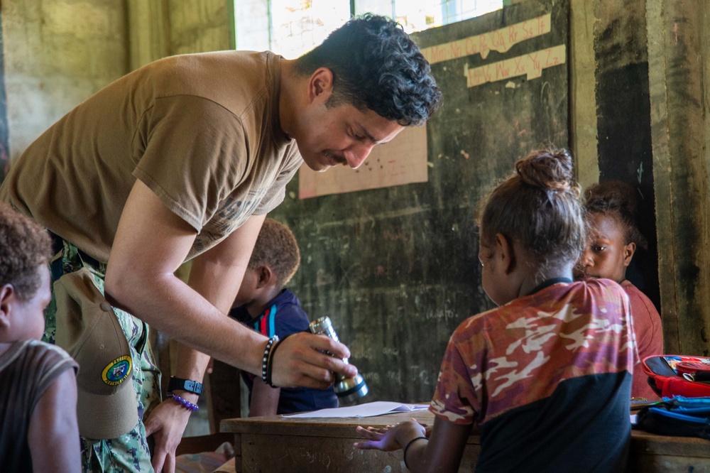 Pacific Partnership 2022 teaches handwashing at Dala Primary School