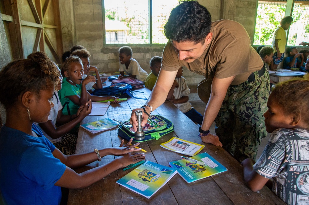 Pacific Partnership 2022 teaches handwashing at Dala Primary School