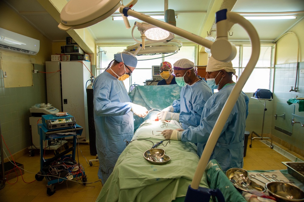 Pacific Partnership 2022 doctors perform surgery at Kilu’ufi Provincial Hospital