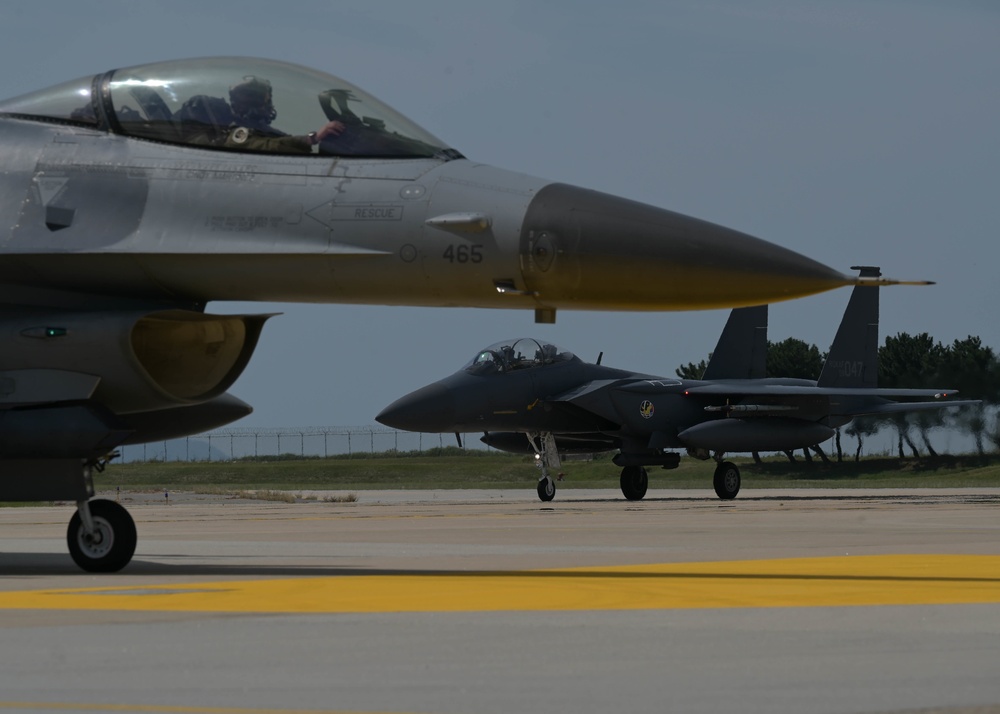 ROKAF, USAF Buddy Squadron training strengthens alliance