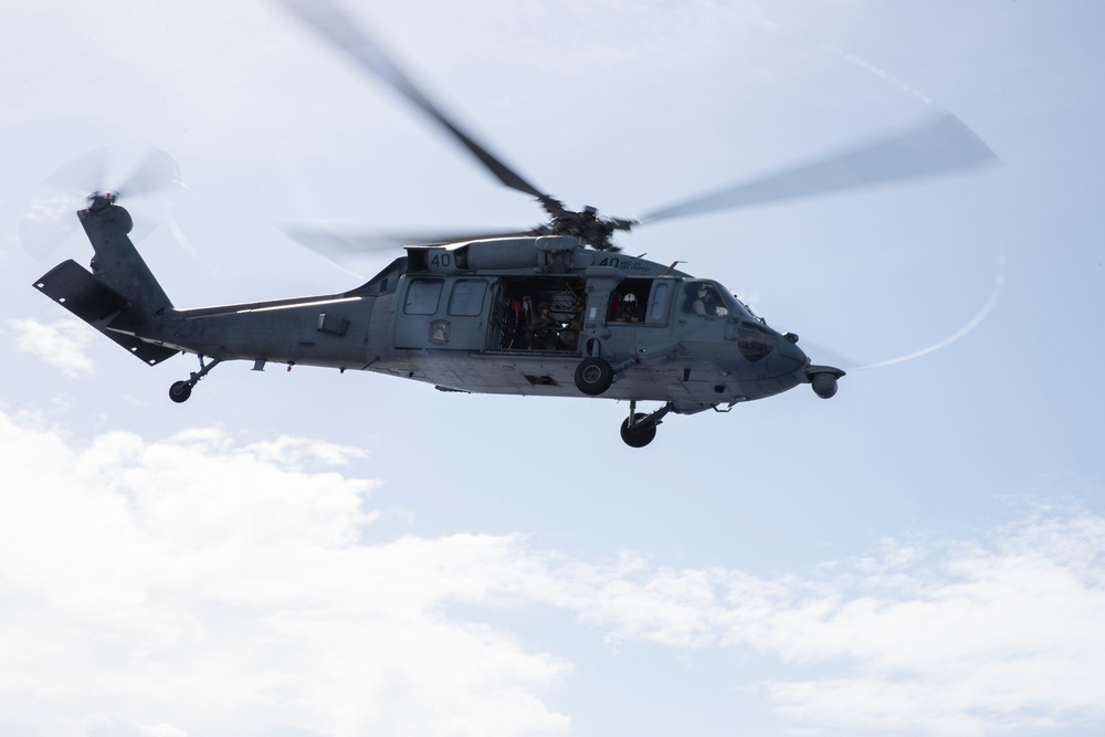 HSC-23 and VMM-262 (Reinforced) Fly From USS Tripoli