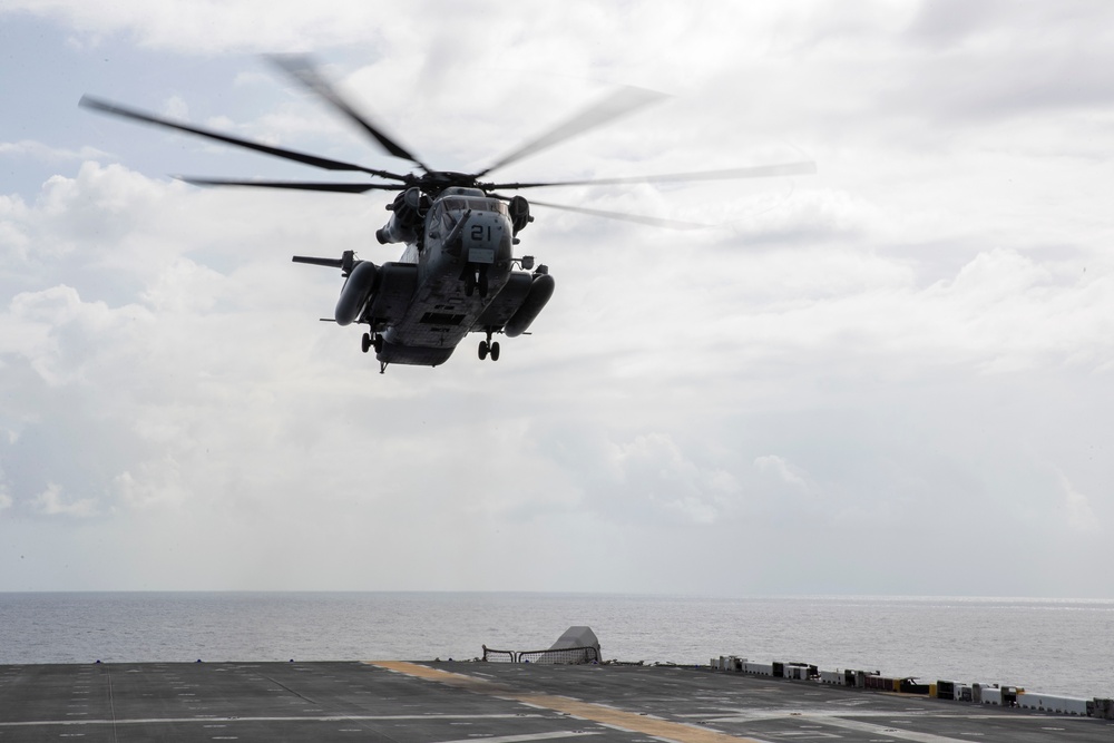 HSC-23 and VMM-262 (Reinforced) Fly From USS Tripoli