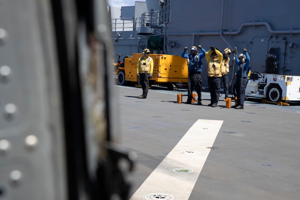 HSC-23 Flies SAR Training from USS Tripoli (LHA 7)