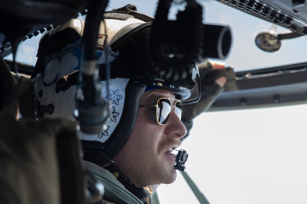 HSC-23 Flies SAR Training from USS Tripoli (LHA 7)