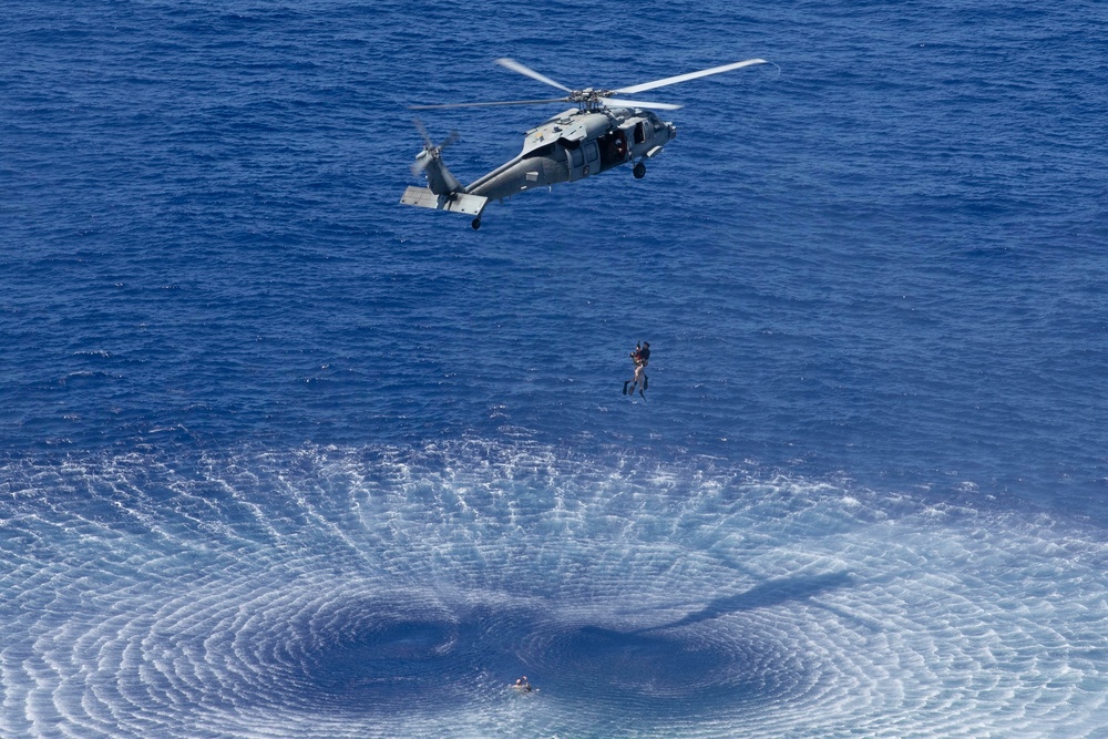 HSC-23 Flies SAR Training from USS Tripoli (LHA 7)